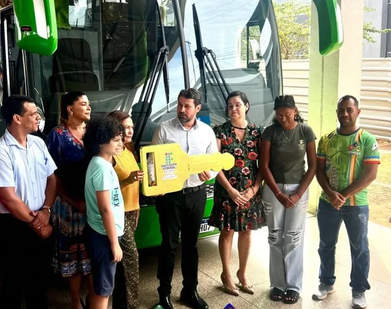 IFRO de Guajará-Mirim recebe novo ônibus com apoio da Secretaria Municipal de Cultura, Esporte e Turismo