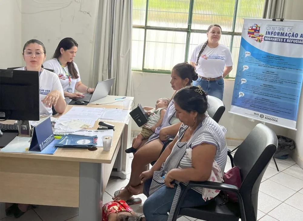 Governo de Rondônia realiza ação itinerante para facilitar acesso de imigrantes à documentação pessoal em Guajará-Mirim