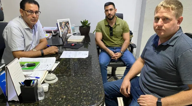 Prefeitura de Rolim de Moura assina ordem de serviço para construção de Muro no Pátio da Semosp