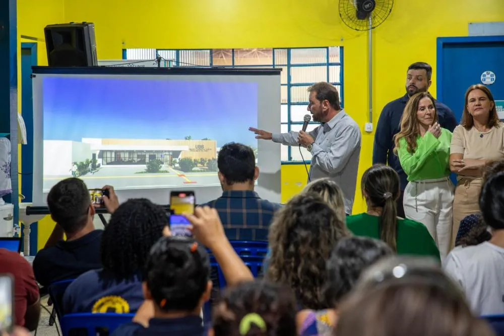 Hildon Chaves assina a ordem de serviço para reforma da Unidade de Saúde Pedacinho de Chão