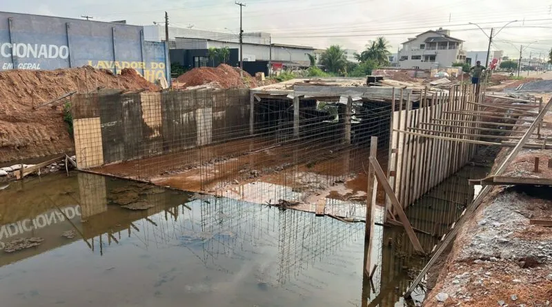 Obra de construção de galeria no cruzamento da Rio Madeira com a Maceió segue a todo vapor