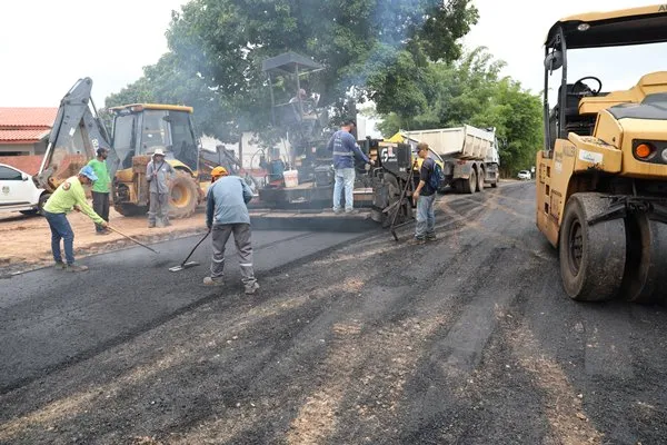 Prefeitura avança com obras de pavimentação nos bairros Habitar Brasil e Alto Alegre