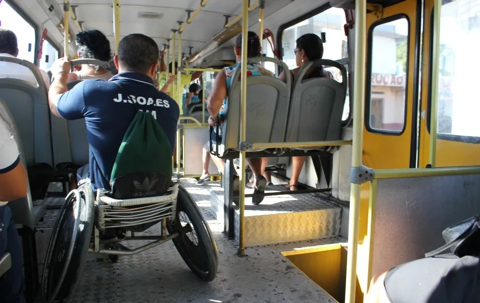 Justiça homologa acordo para garantir isenção de transporte coletivo à acompanhantes de crianças com deficiência