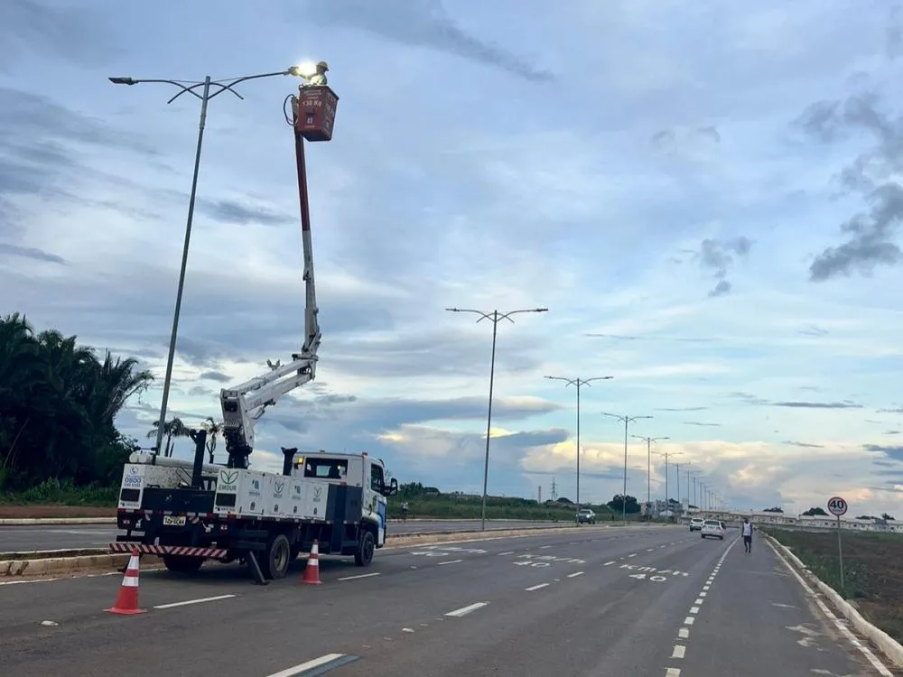 Tecnologia otimiza iluminação pública e garante mais segurança em Porto Velho