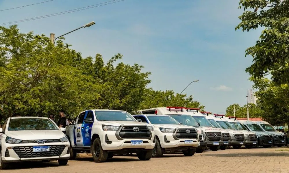 Prefeitura entrega oficialmente dez novos veículos avaliados em mais de R$ 3 milhões