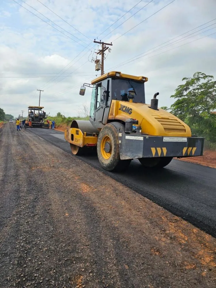 Estrada dos Japoneses recebe pavimentação asfáltica 