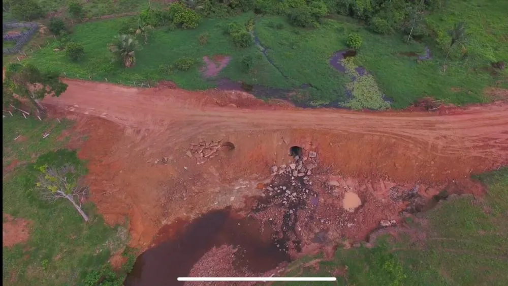 Melhorias na RO-135 são realizadas pelo governo de RO no Igarapé Forquilha, em Ouro Preto do Oeste