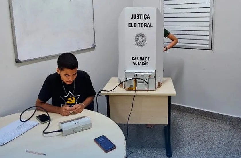 Em Cacoal, estudantes do IFRO realizam eleição do Grêmio Estudantil com urna eletrônica