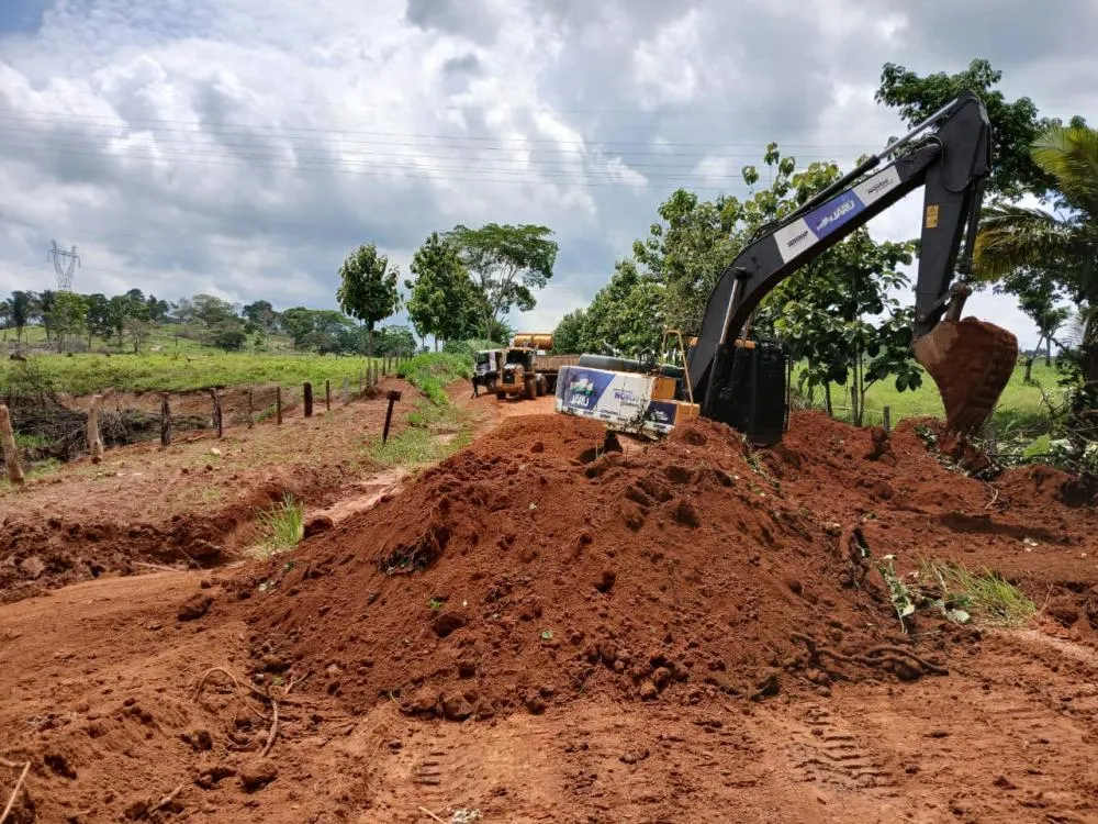 Prefeitura de Jaru trabalha na manutenção de diversos trechos da Linha 614