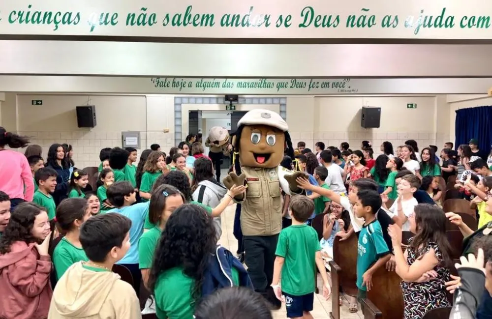 Programas educacionais implementados em escolas incentivam para formação consciente no trânsito