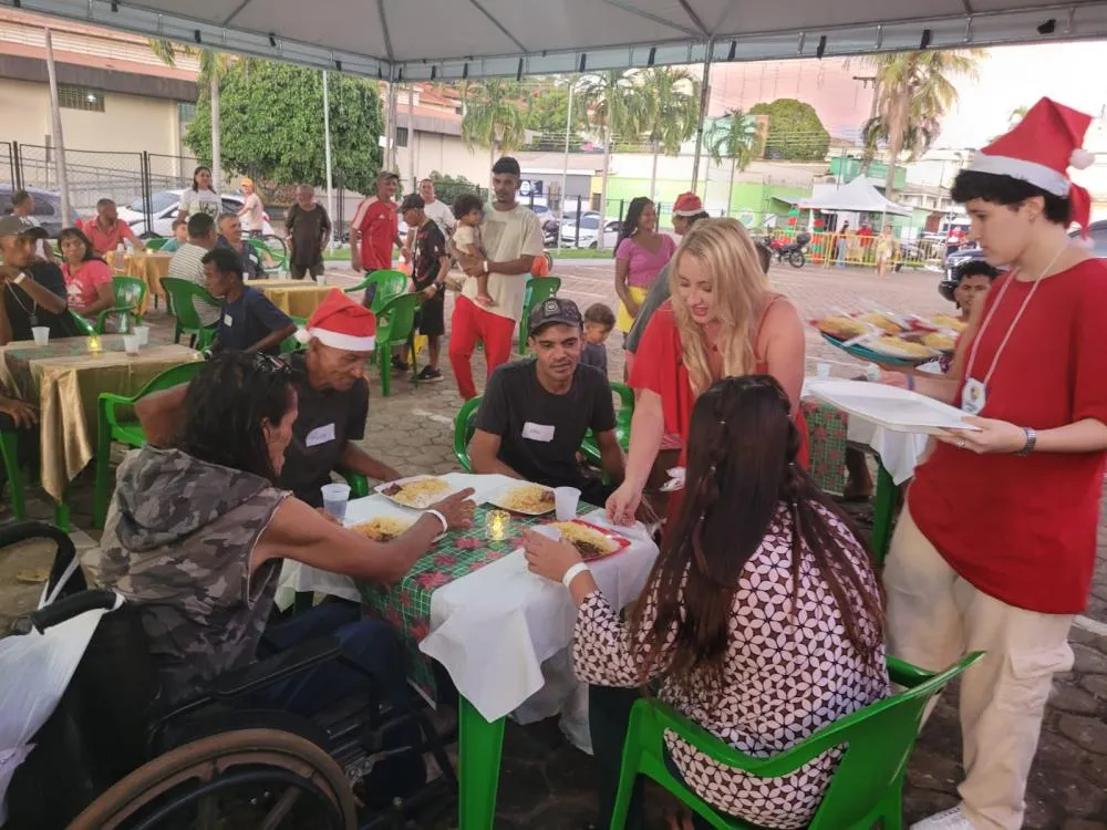Ieda Chaves e parceiros realizam ação solidária de Natal para 130 pessoas em situação de rua