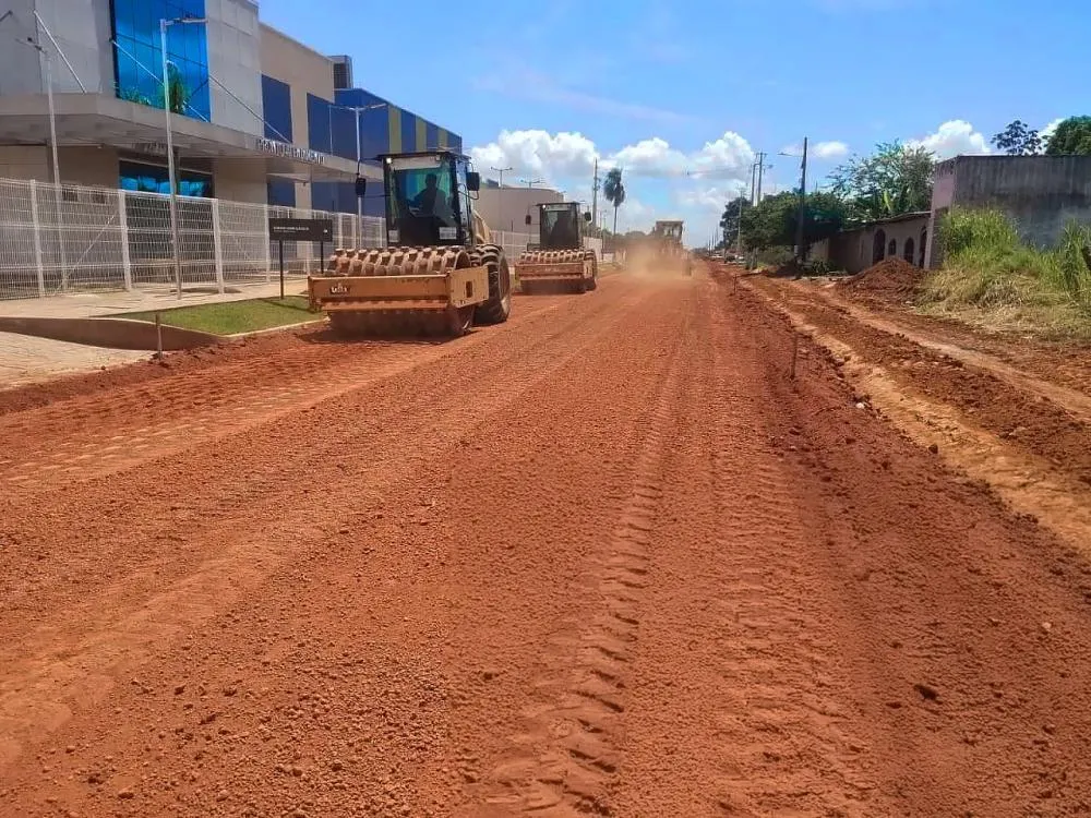 Pavimentação asfáltica em ruas próximas ao Hospital Regional de Guajará-Mirim é realizada pelo governo de Rondônia
