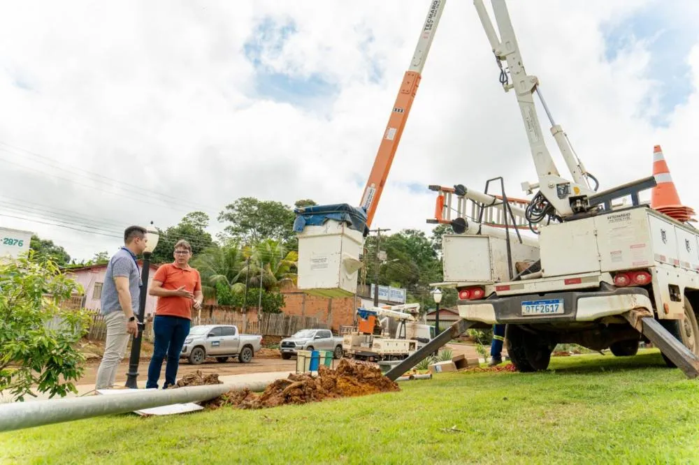 Prefeitura de Jaru amplia rede de iluminação pública na Praça do Jardim dos Estados