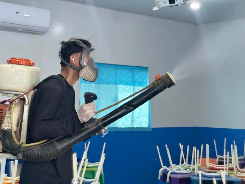 Prefeitura de Jaru promove ação de dedetização nas escolas da rede municipal de ensino
