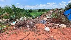 Prefeitura de Espigão do Oeste reforça alerta sobre limpeza de terrenos urbanos