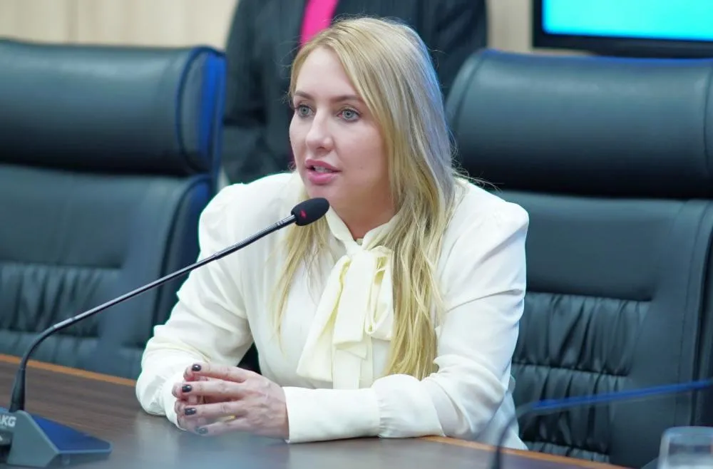 Ieda Chaves solicita a oferta de van para transporte de pacientes em São Francisco do Guaporé