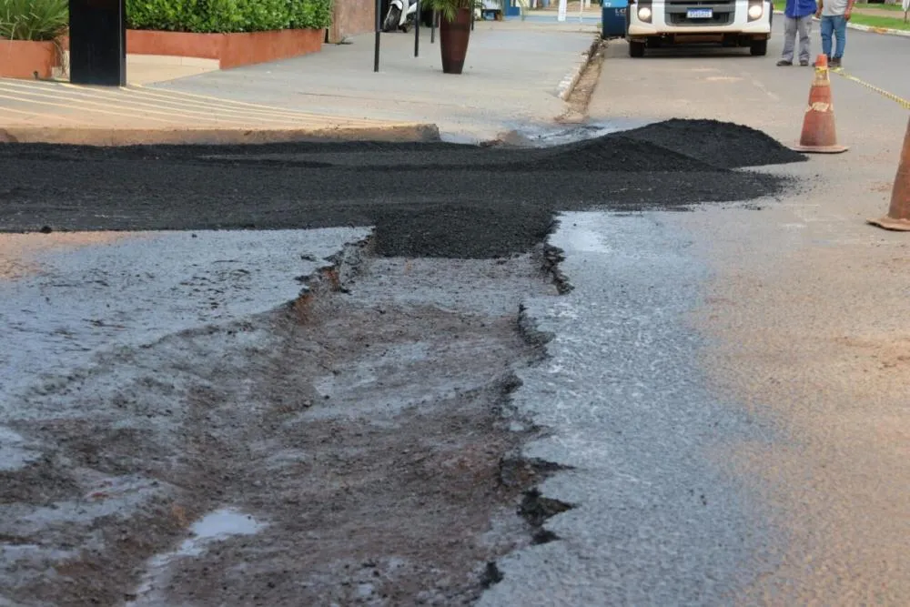 Ação para recuperação de ruas com 500 toneladas de asfalto é realizada pelo governo de Rondônia em Vilhena 