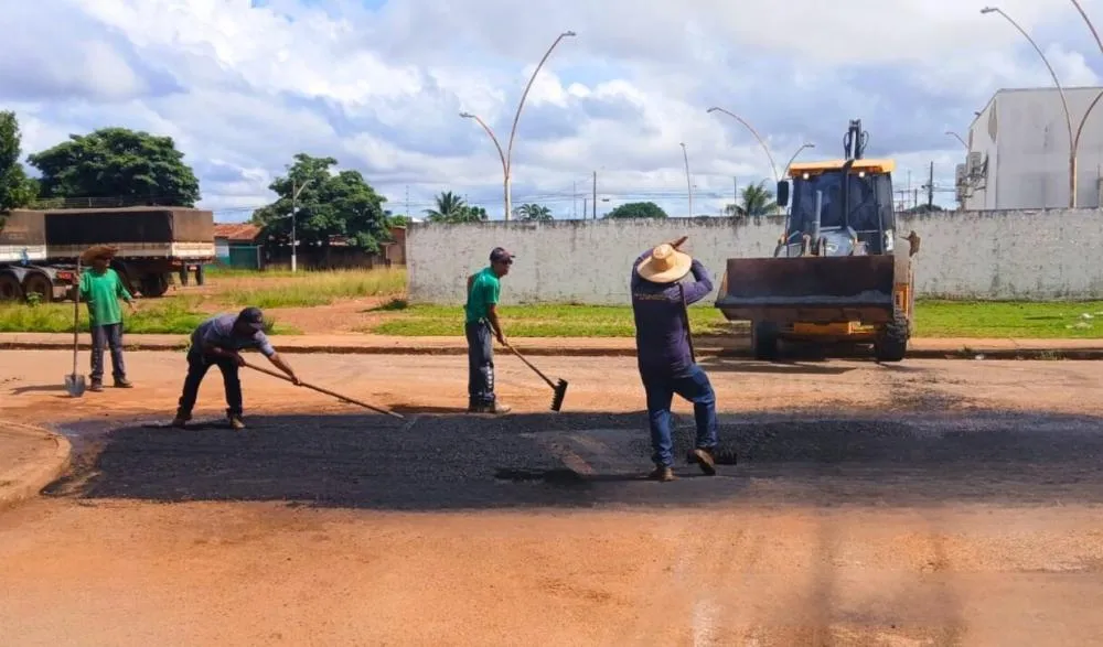 Prefeitura de Vilhena inicia operação de recomposição asfáltica nas vias do município