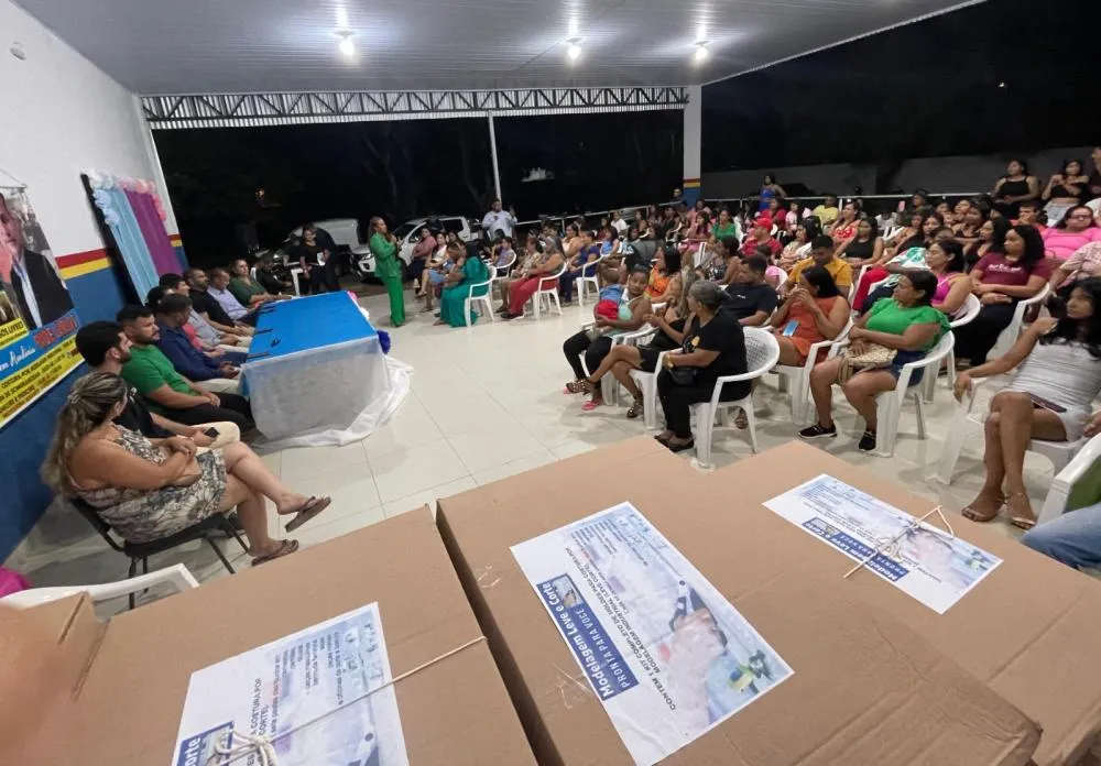 Presidente Alex Redano comemora encerramento de cursos em Guajará-Mirim