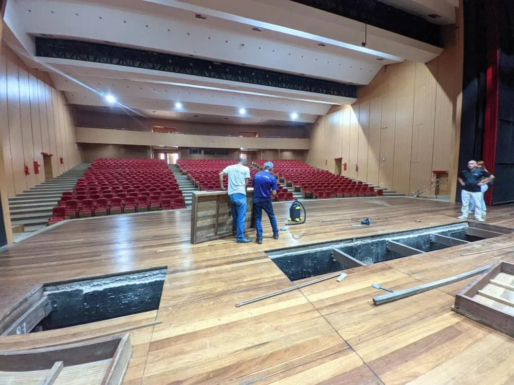 Palco do Teatro Estadual Palácio das Artes recebe melhorias do Governo de Rondônia