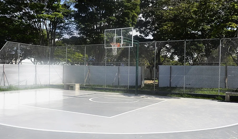 Obras da pista de skate e quadra de basquete 3x3 na Praça Genival Nunes estão quase concluídas