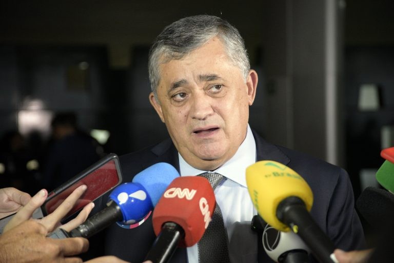 Reforma tributária deve ser encaminhada até abril, diz líder do governo