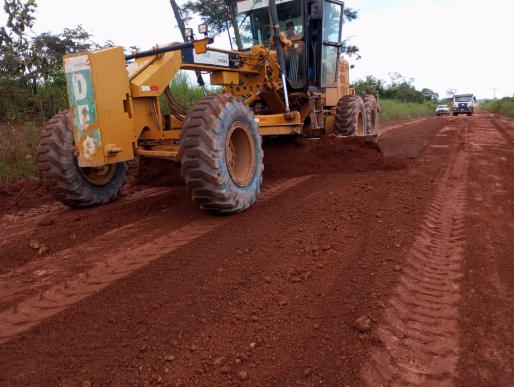 Recuperação emergencial em rodovias não pavimentadas na região da Zona da Mata é intensificada pelo governo de RO
