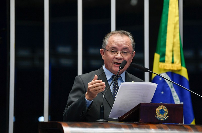 Zequinha repudia parecer da PGR sobre documentos para famílias homoparentais
