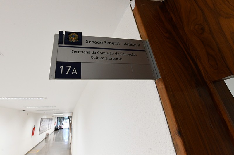 Minimizar impactos da pandemia deve seguir como prioridade na CE