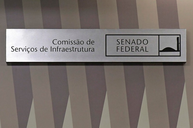 CI avalia serviços de telecomunicações, obras públicas e agências reguladoras