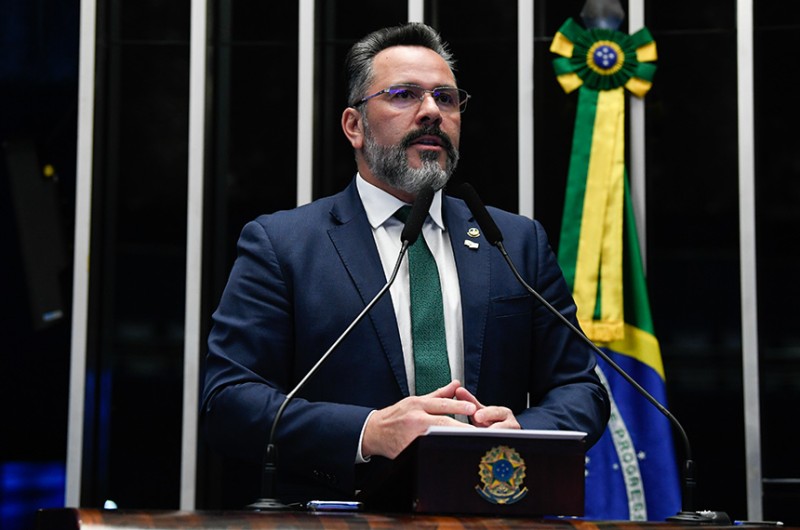 Alan Rick defende implantação de aterros sanitários no Acre
