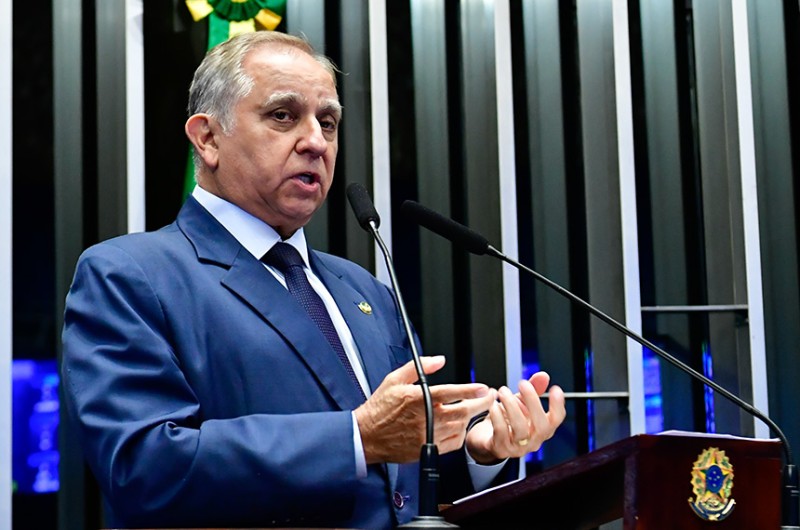 Izalci defende aumentar segurança jurídica para atrair investimentos