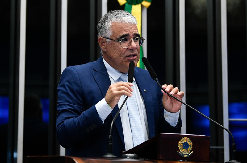 Girão ressalta importância de Ruy Barbosa para a política