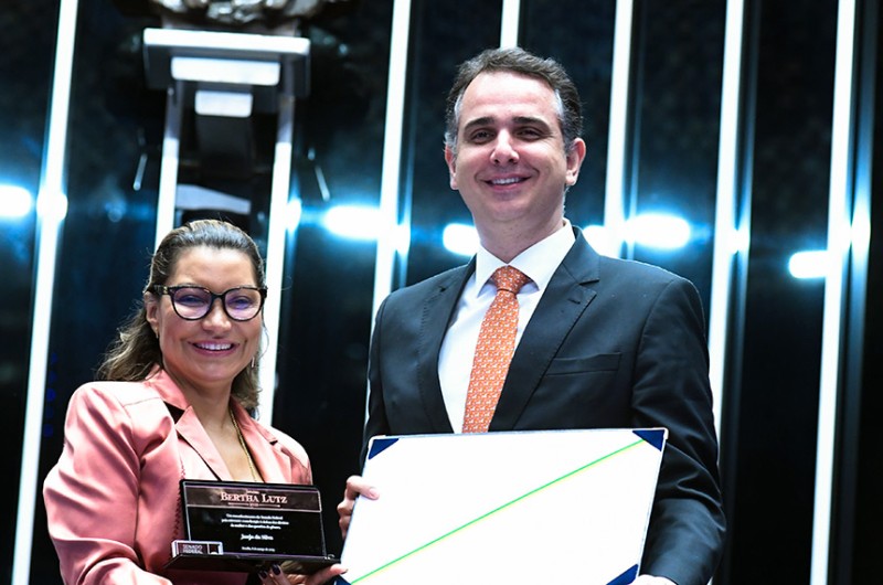 Prêmio Bertha Lutz é entregue a sete mulheres de destaque