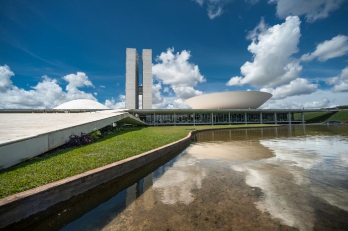 Câmara reduz a 1/3 consumo de água após gestão sustentável de recursos