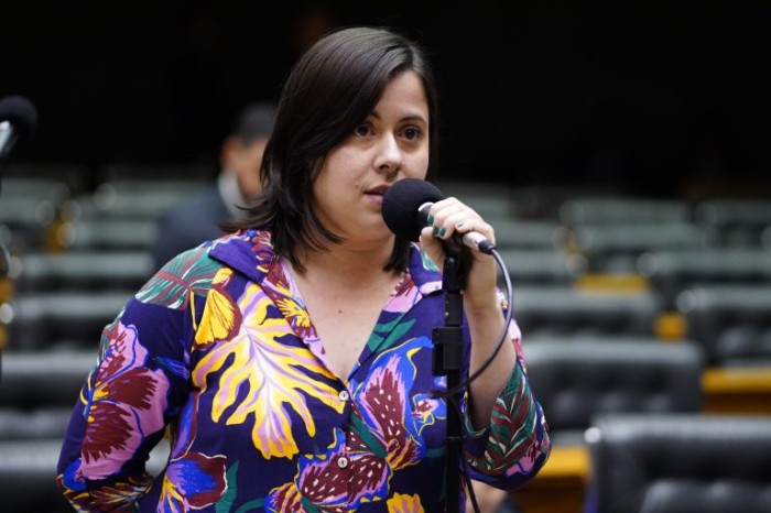 Projeto inclui discurso antivacina entre os crimes de responsabilidade do presidente da República