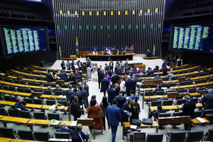 Câmara pode votar proposta sobre estrutura do Conselho Superior da Justiça do Trabalho; acompanhe