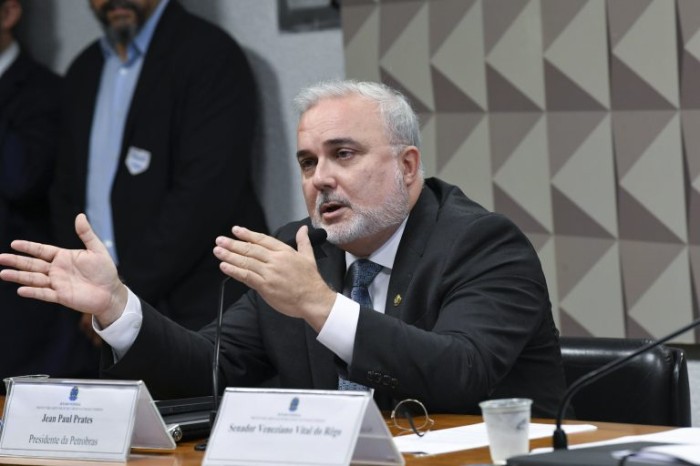Presidente da Petrobras defende subsídios para a transição energética