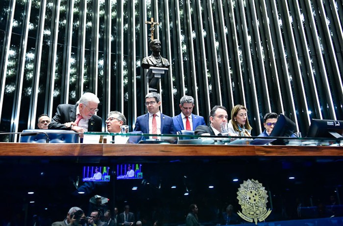 Retirado de pauta projeto que reserva recursos para atender a calamidades