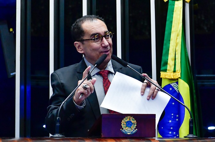 Kajuru critica remédios incinerados no governo Bolsonaro