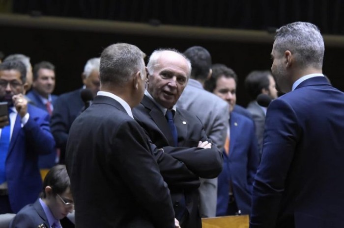 Projeto reserva metade dos financiamentos do BNDES para pequenas empresas