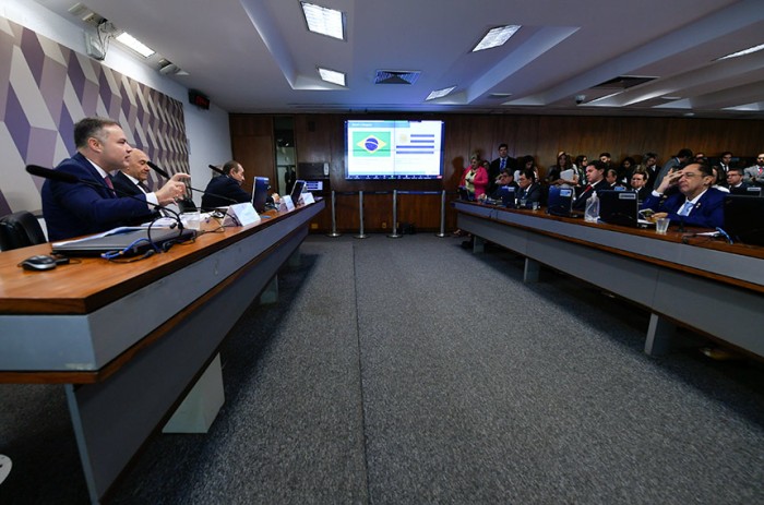 Transportes: senadores pedem retomada de obras e solução para concessões em estradas federais