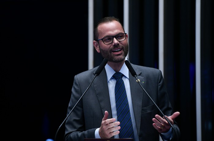 Seif critica decisão de Moraes de pedir suspensão das redes sociais de Nikolas Ferreira