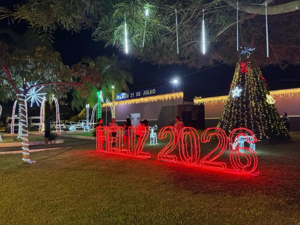 Nova Mamoré acende as luzes e dá início às celebrações natalinas