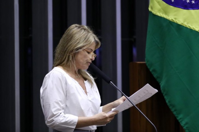 Câmara aprova MP que autoriza Caixa a administrar fundo do DPVAT em 2023