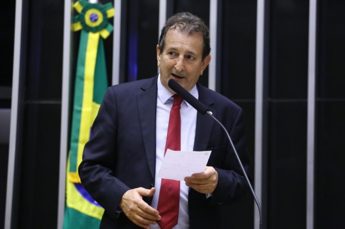 Câmara aprova MP que altera valor de taxa de fiscalização do Inmetro; acompanhe