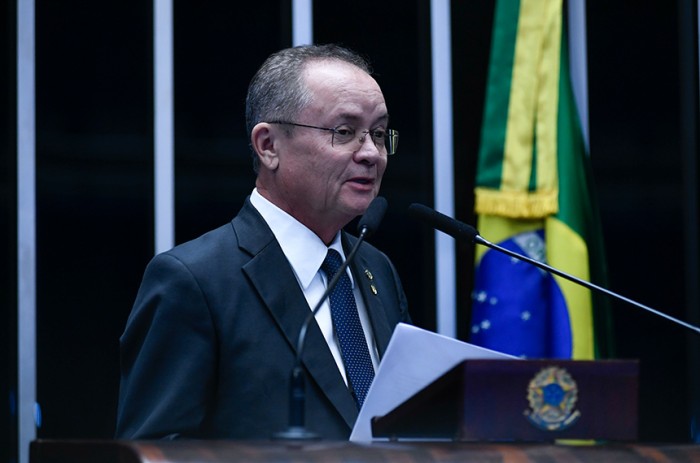 Zequinha critica demora no licenciamento para exploração de petróleo no AP