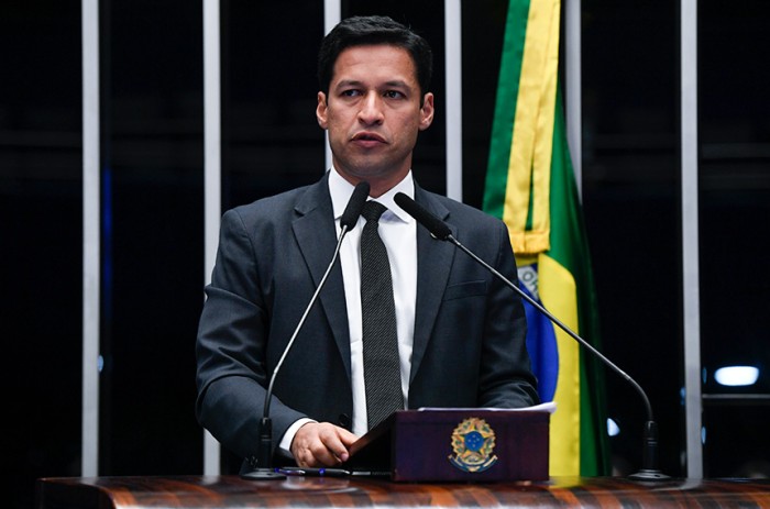 Rodrigo destaca sanção de lei que obriga Deams a funcionarem 24 horas