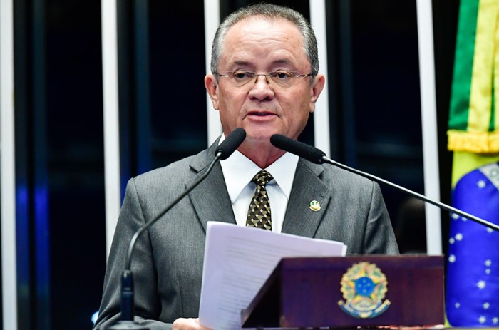 Zequinha volta a criticar demora para licenciar exploração de petróleo no AP