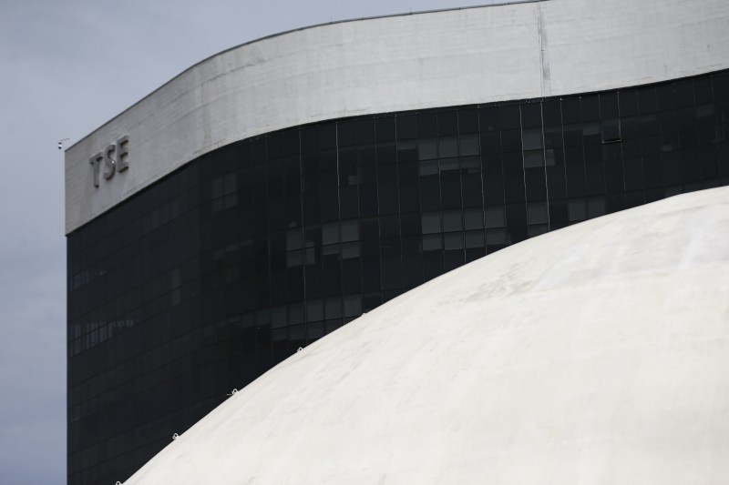 Resolução do TSE acelera retirada de fake news de sites